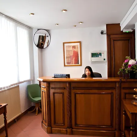 Du Mont Dore Batignolles 3* Parigi