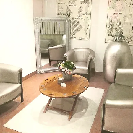 Hotel Du Mont Dore Batignolles Parigi