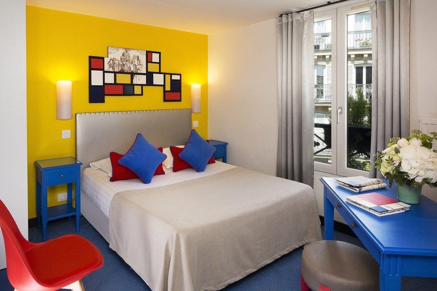 Hotel Du Mont Dore Batignolles Paris