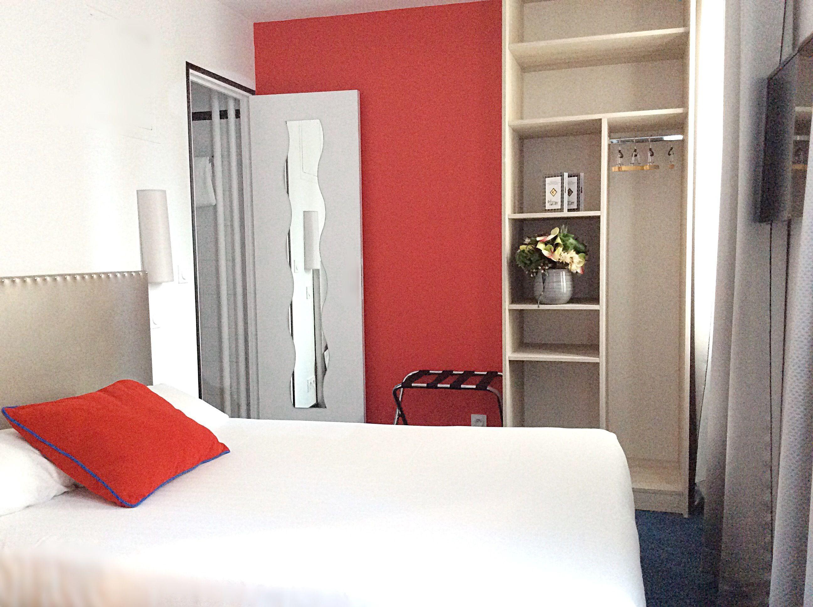 Du Mont Dore Batignolles Hotel Paris