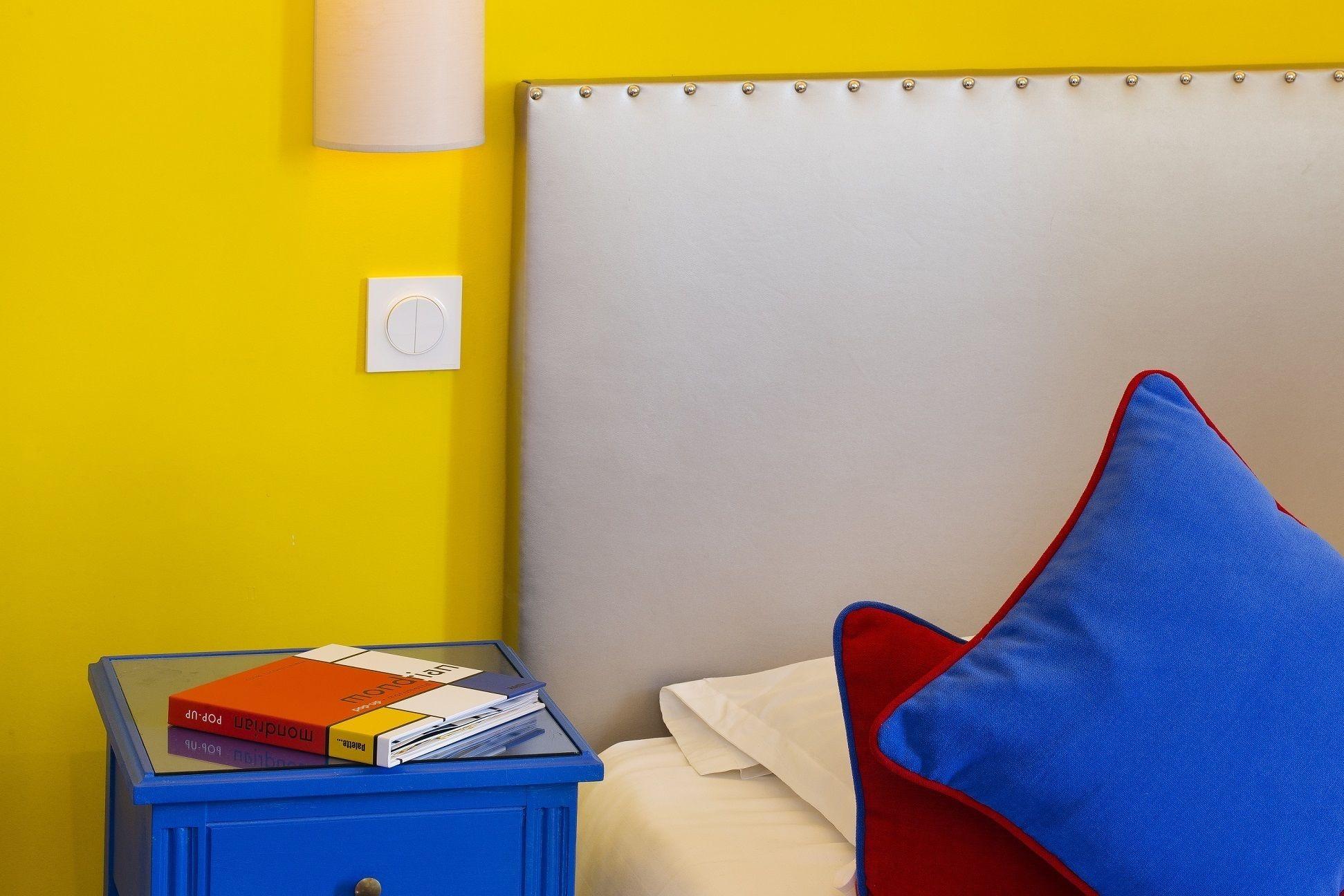 Hotel Du Mont Dore Batignolles Paris