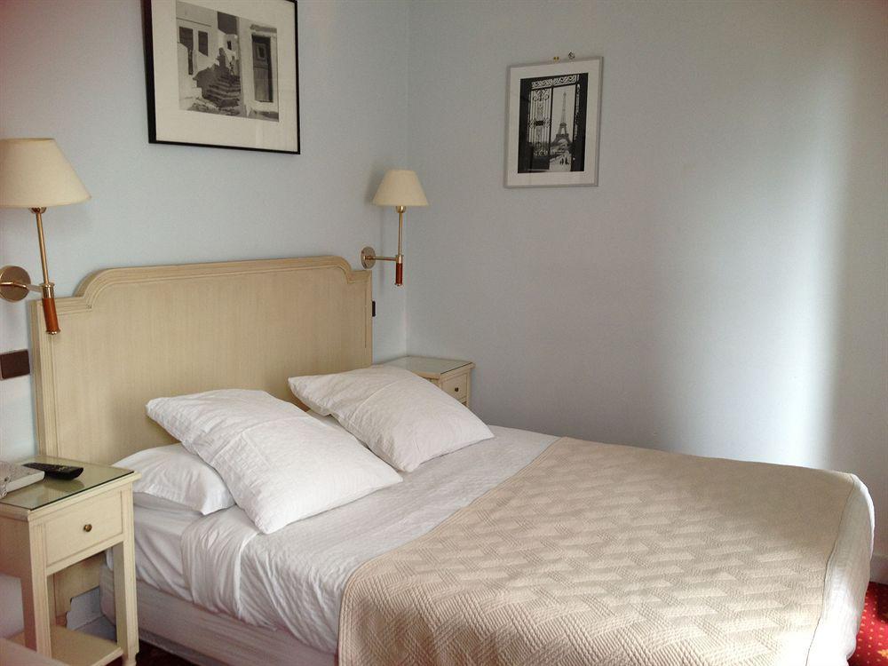 Du Mont Dore Batignolles Hotel