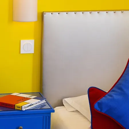 Hotel Du Mont Dore Batignolles Paris