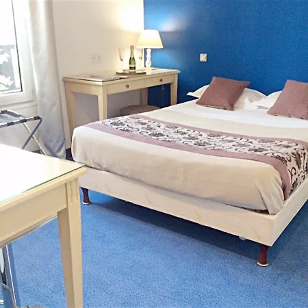 Du Mont Dore Batignolles Hotel